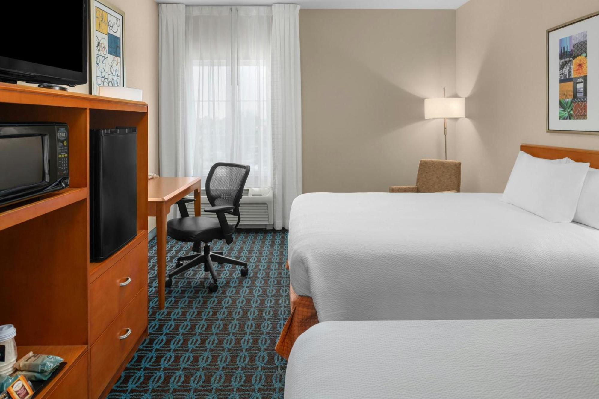 Fairfield Inn And Suites By Marriott אלק גרוב מראה חיצוני תמונה