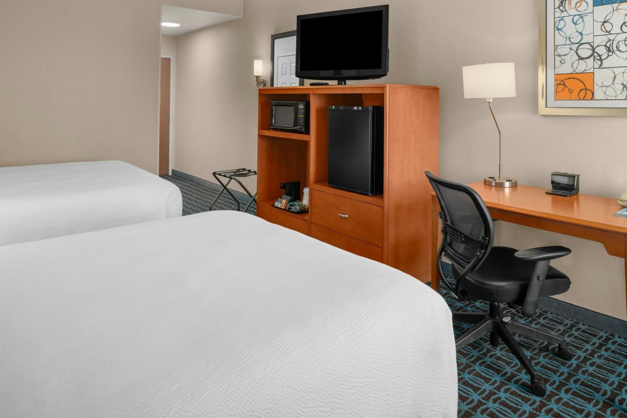 Fairfield Inn And Suites By Marriott אלק גרוב מראה חיצוני תמונה