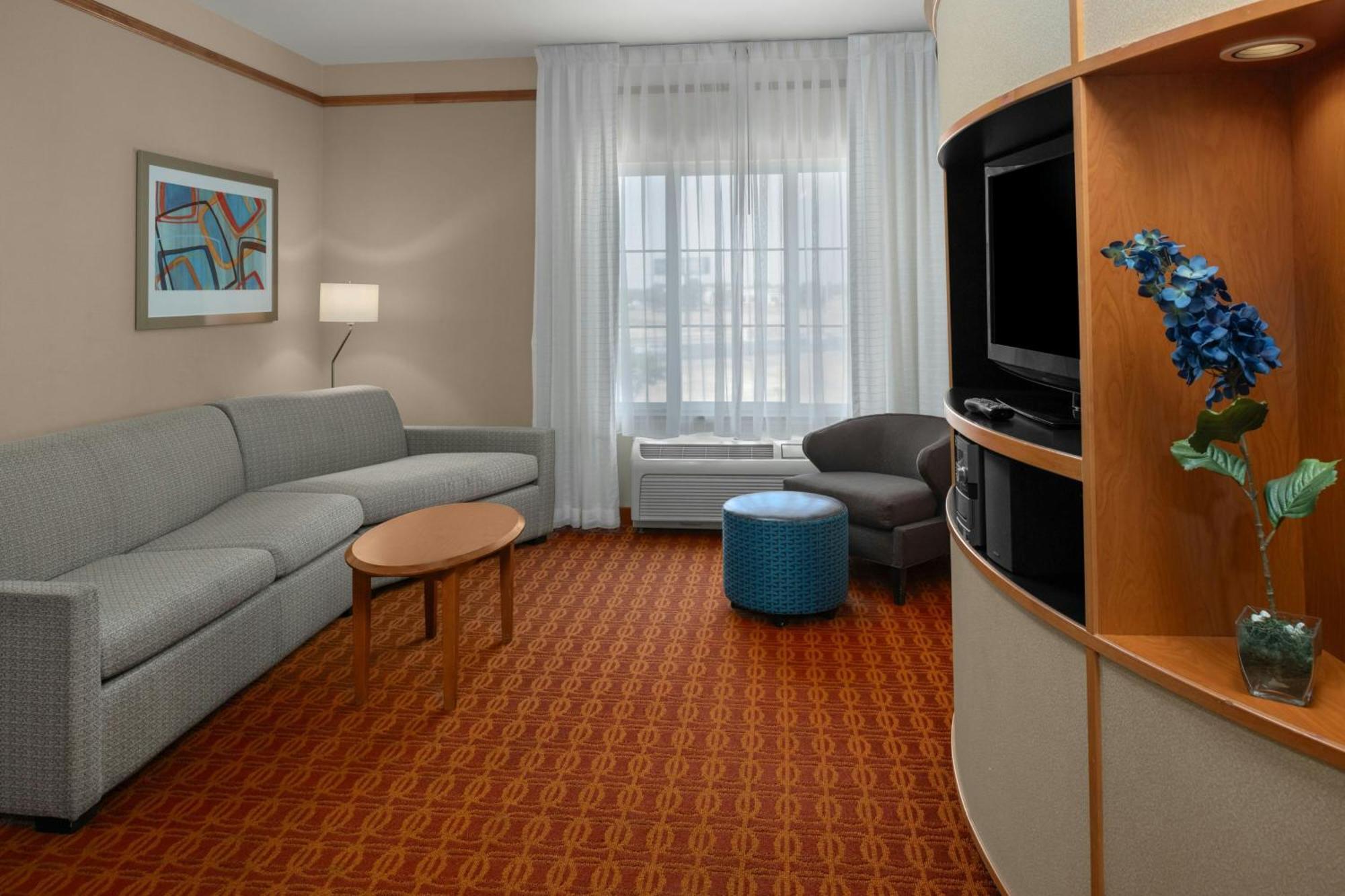 Fairfield Inn And Suites By Marriott אלק גרוב מראה חיצוני תמונה