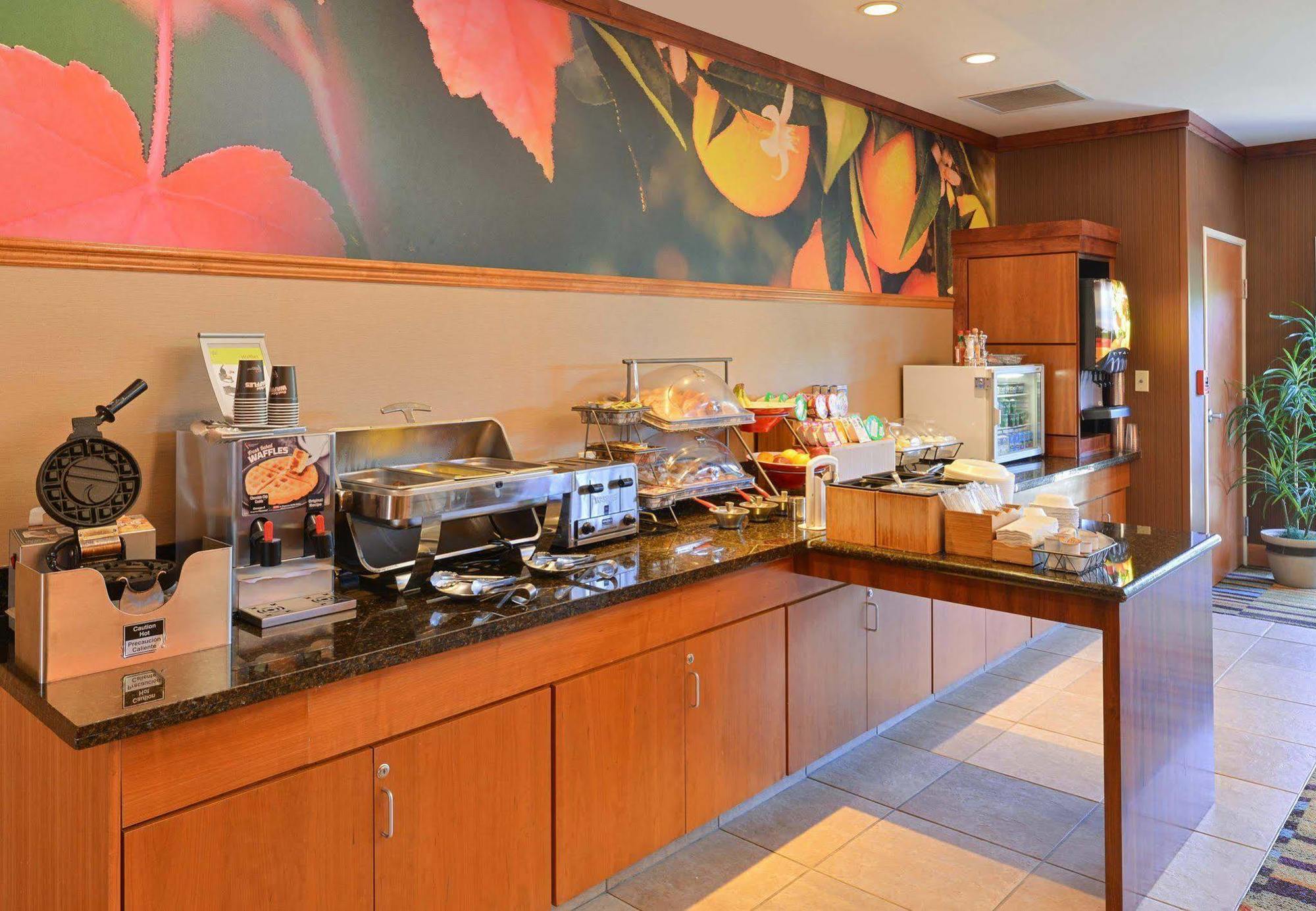 Fairfield Inn And Suites By Marriott אלק גרוב מראה חיצוני תמונה